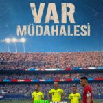 Hakem kartı yanlış oyuncuya gösterdi... VAR müdahale etti ve maçın kaderi değişti.