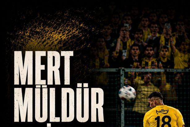 Mert Müldür’ün ceza sahasında yaşadığı bu pozisyonda hakem oyunu devam ettirdi, VAR ise müdahale etmedi…